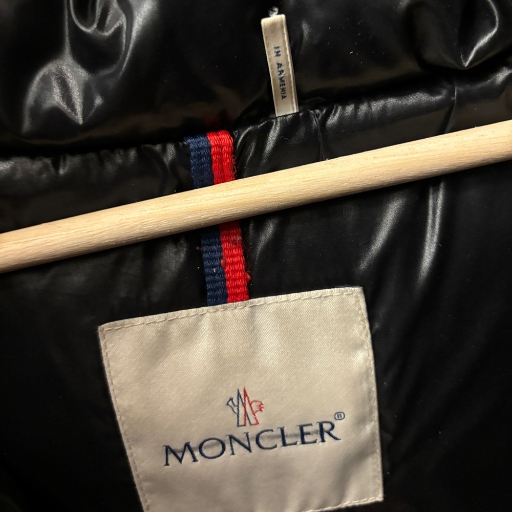 Moncler Down Jacket - Picture 7 of 8